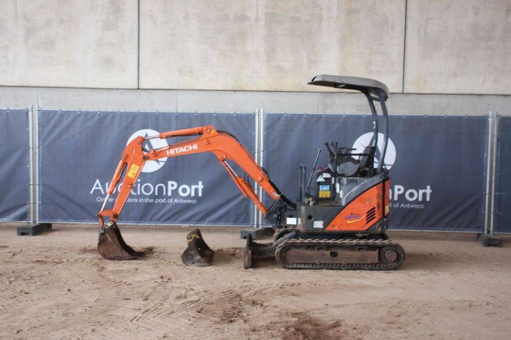 Minibagger del tipo Hitachi ZX17U-2, Gebrauchtmaschine en Antwerpen (Imagen 2)