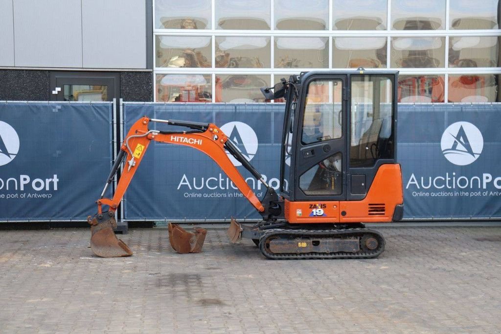 Minibagger от тип Hitachi ZX19-6CR, Gebrauchtmaschine в Antwerpen (Снимка 1)
