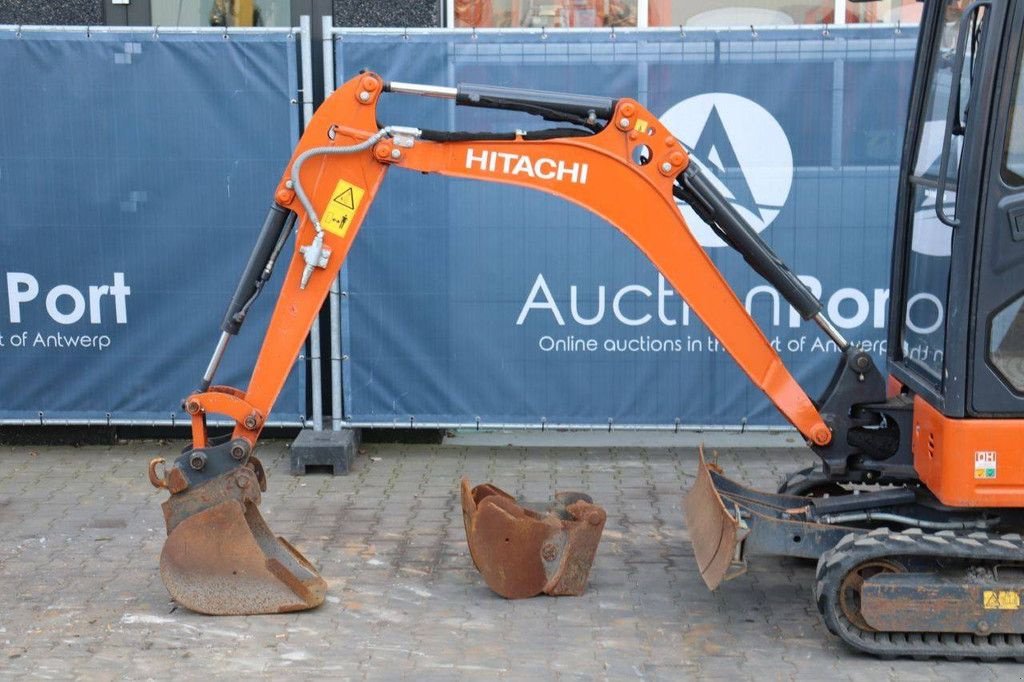 Minibagger от тип Hitachi ZX19-6CR, Gebrauchtmaschine в Antwerpen (Снимка 11)