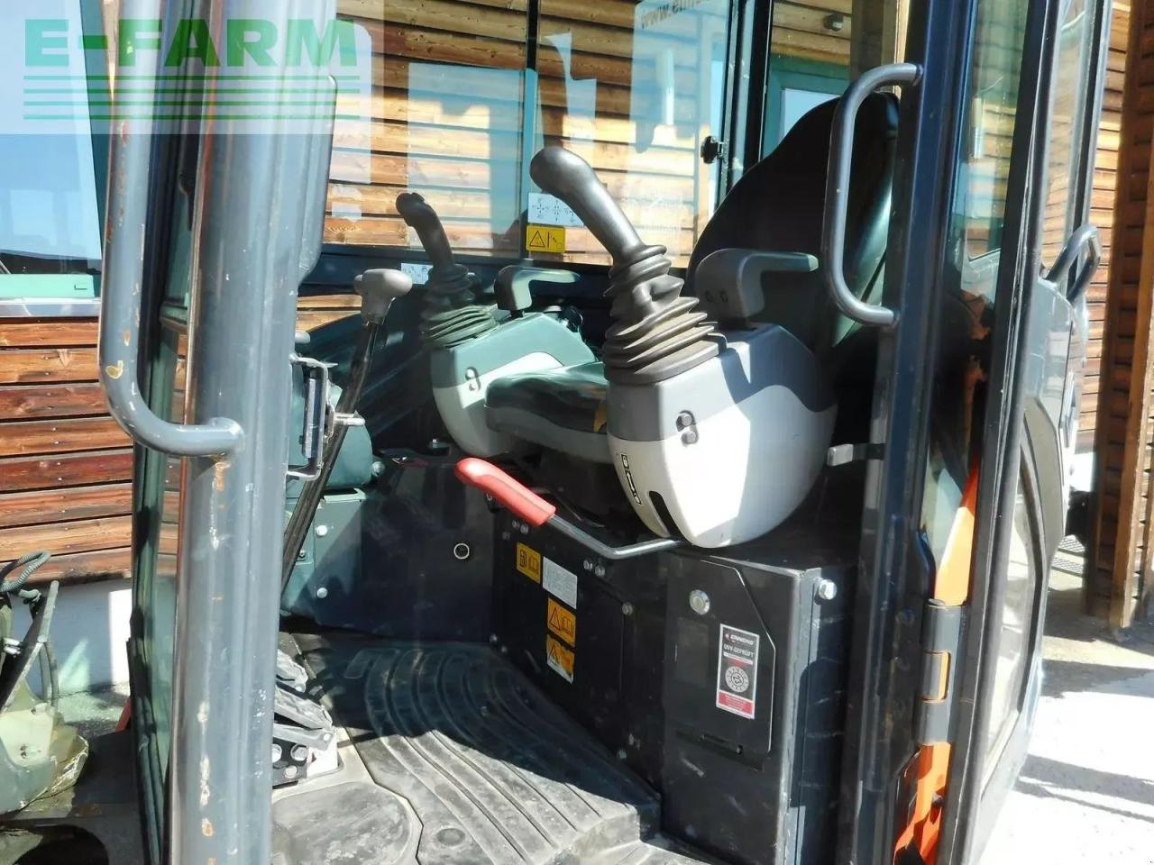 Minibagger des Typs Hitachi zx26u-6 ( 2.740kg ) powertilt u. hydr. sw, Gebrauchtmaschine in ST. NIKOLAI/DR. (Bild 9)