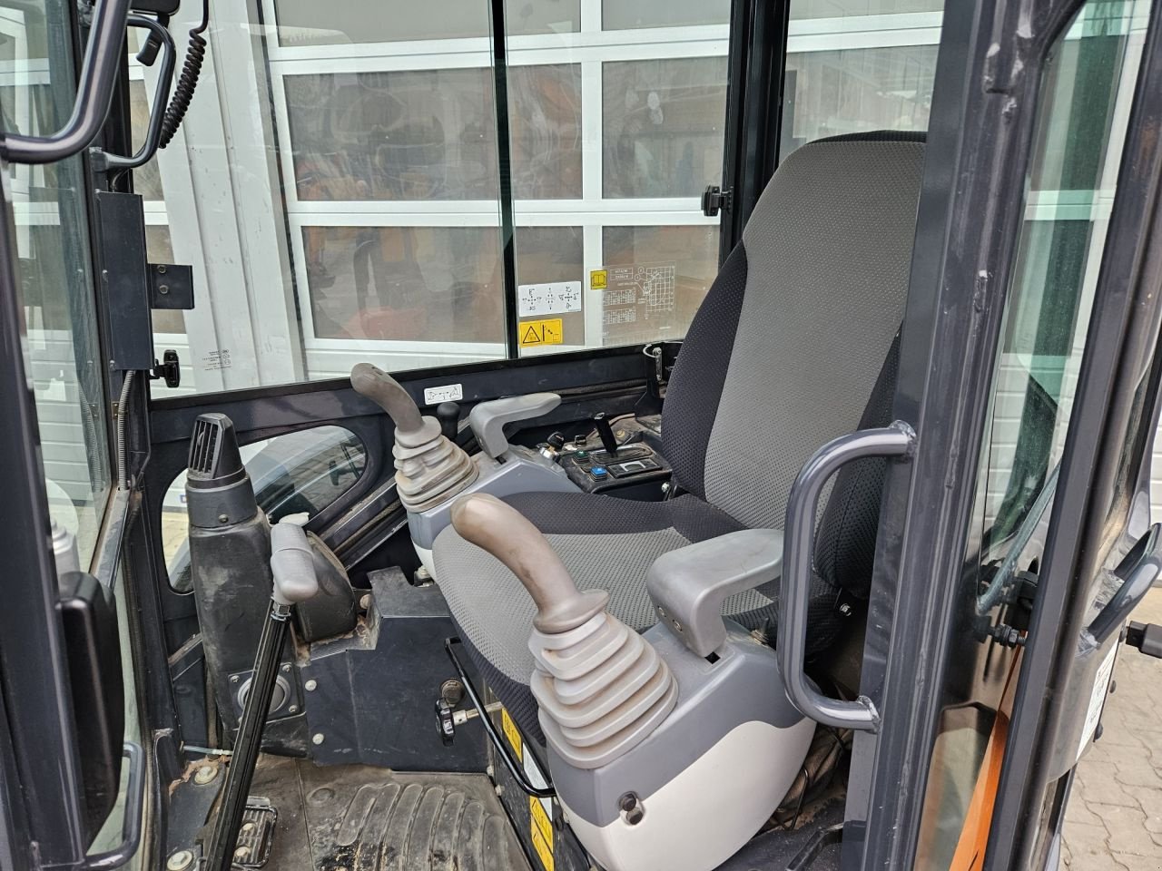 Minibagger a típus Hitachi ZX26U-6, Gebrauchtmaschine ekkor: Veldhoven (Kép 7)