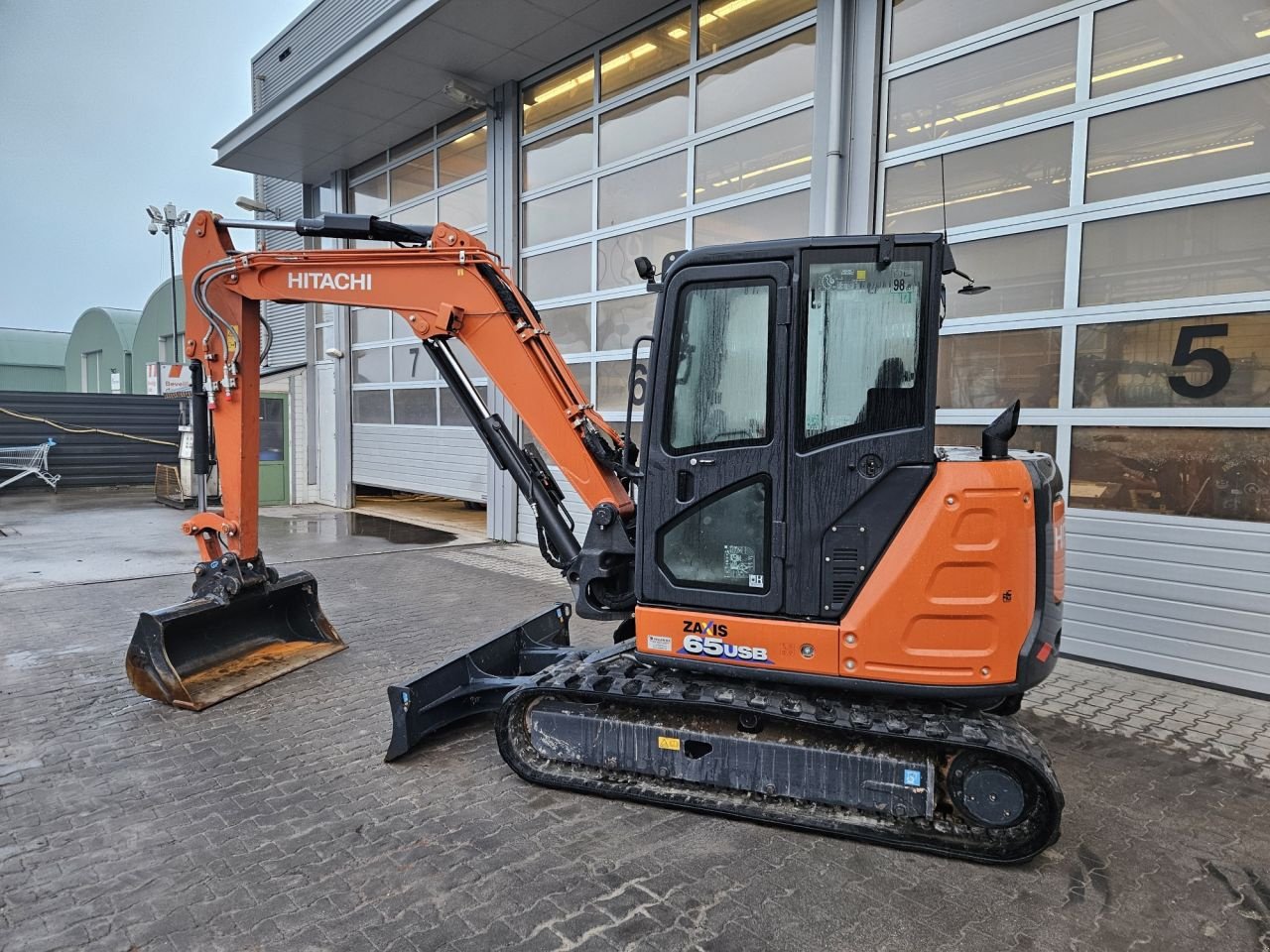 Minibagger du type Hitachi ZX65USB-6, Gebrauchtmaschine en Veldhoven (Photo 2)