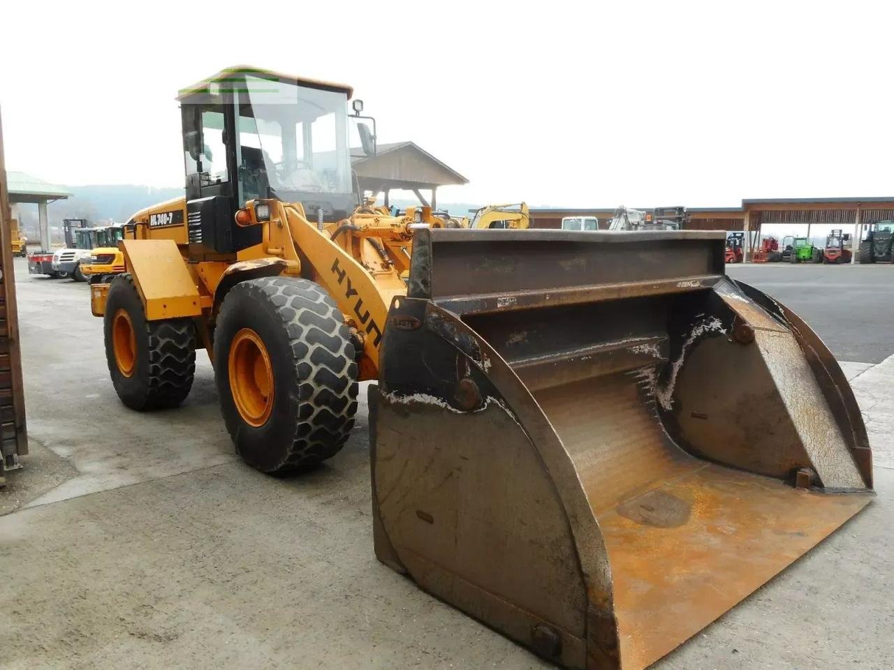 Minibagger typu Hyundai hl740-7 mit hochkippschaufel u. volvo sw, Gebrauchtmaschine v ST. NIKOLAI/DR. (Obrázek 5)