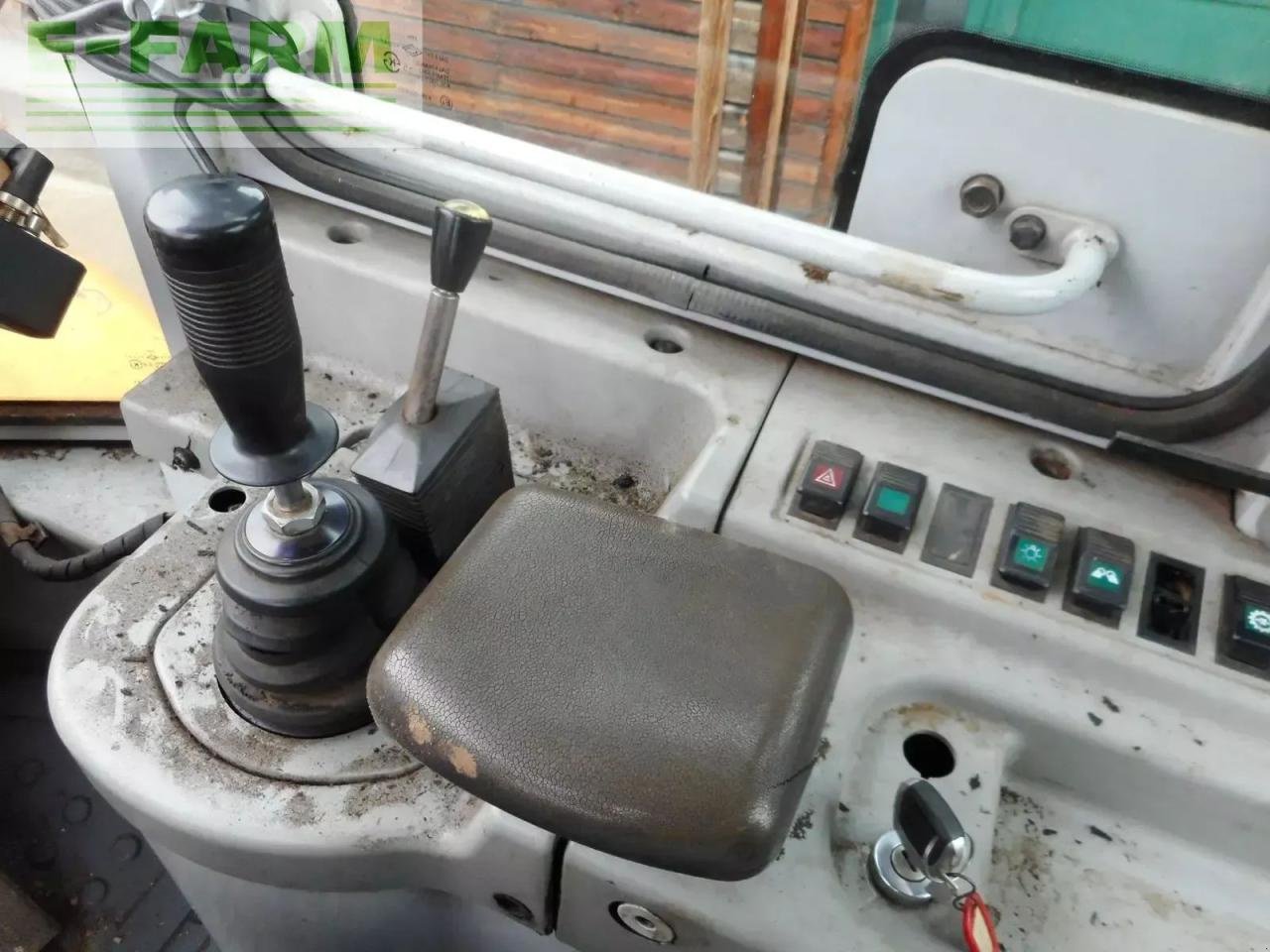 Minibagger typu Hyundai hl740-7 mit hochkippschaufel u. volvo sw, Gebrauchtmaschine v ST. NIKOLAI/DR. (Obrázek 11)