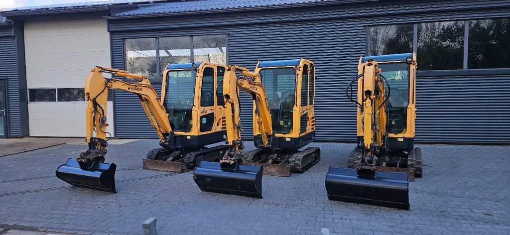 Minibagger des Typs Hyundai R16-9, Gebrauchtmaschine in Scharsterbrug (Bild 3)