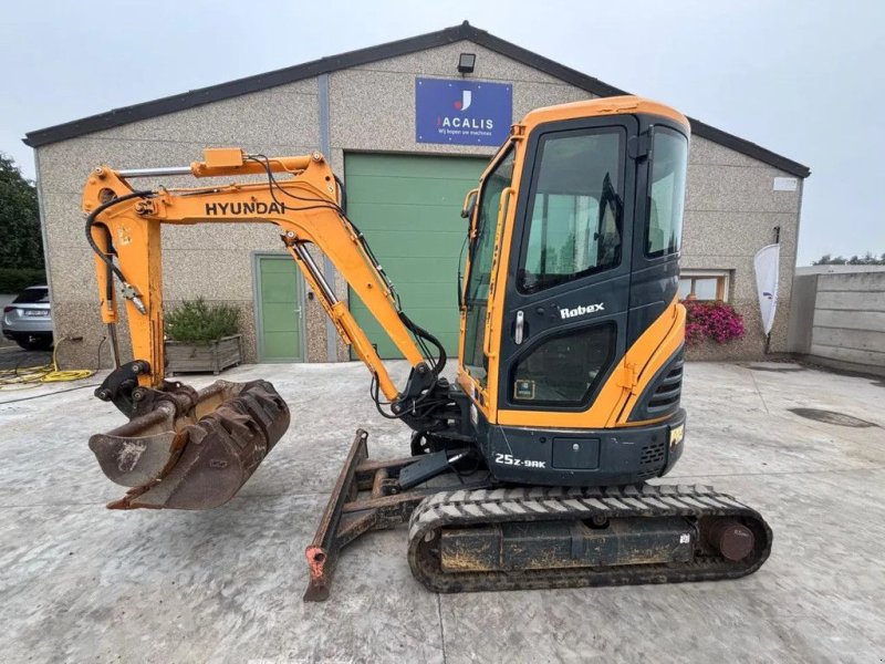 Minibagger des Typs Hyundai R25Z, Gebrauchtmaschine in Wevelgem (Bild 1)