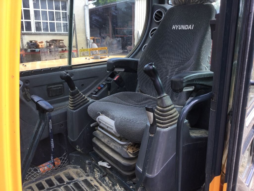 Minibagger типа Hyundai R60CR9A, Gebrauchtmaschine в L'ISLE JOURDAIN (Фотография 6)