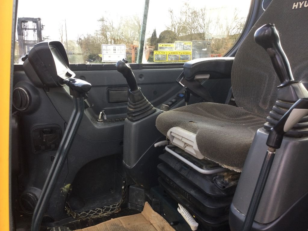 Minibagger des Typs Hyundai R80CR9A, Gebrauchtmaschine in L'ISLE JOURDAIN (Bild 5)