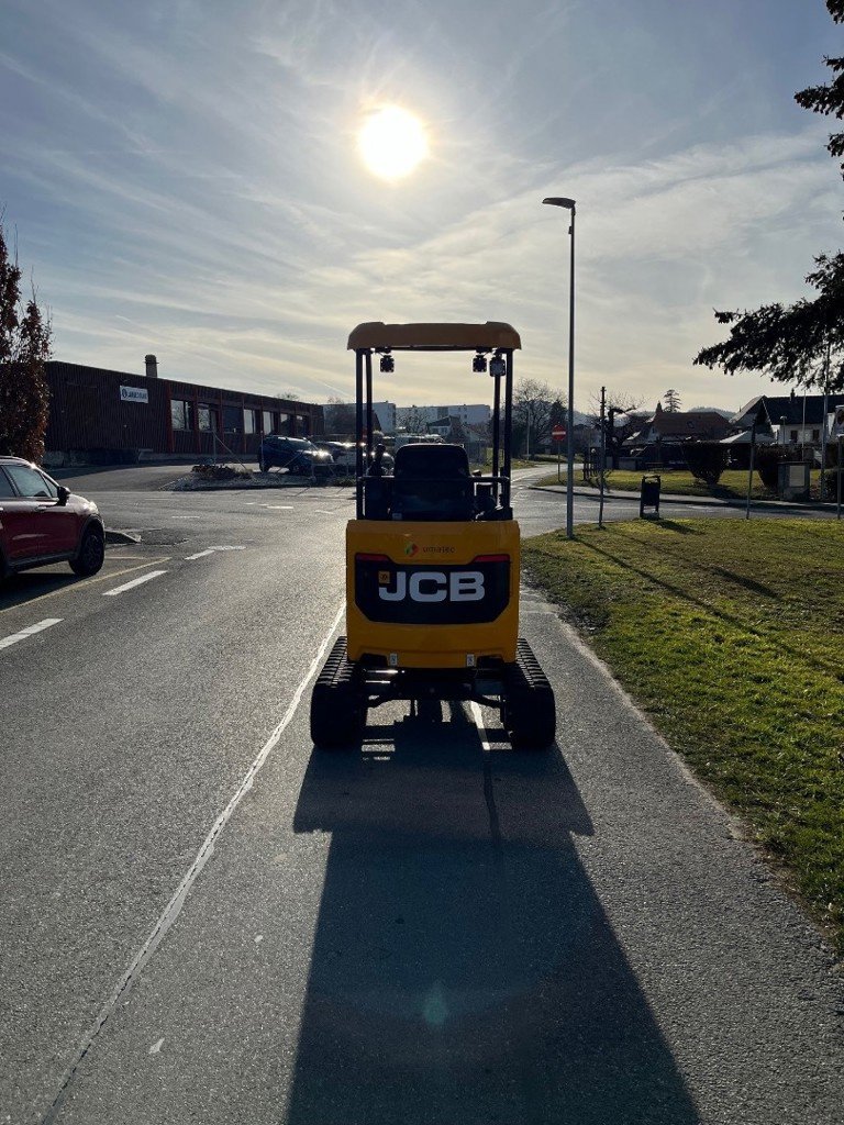 Minibagger des Typs JCB 18Z-1, Ausstellungsmaschine in Domdidier (Bild 3)