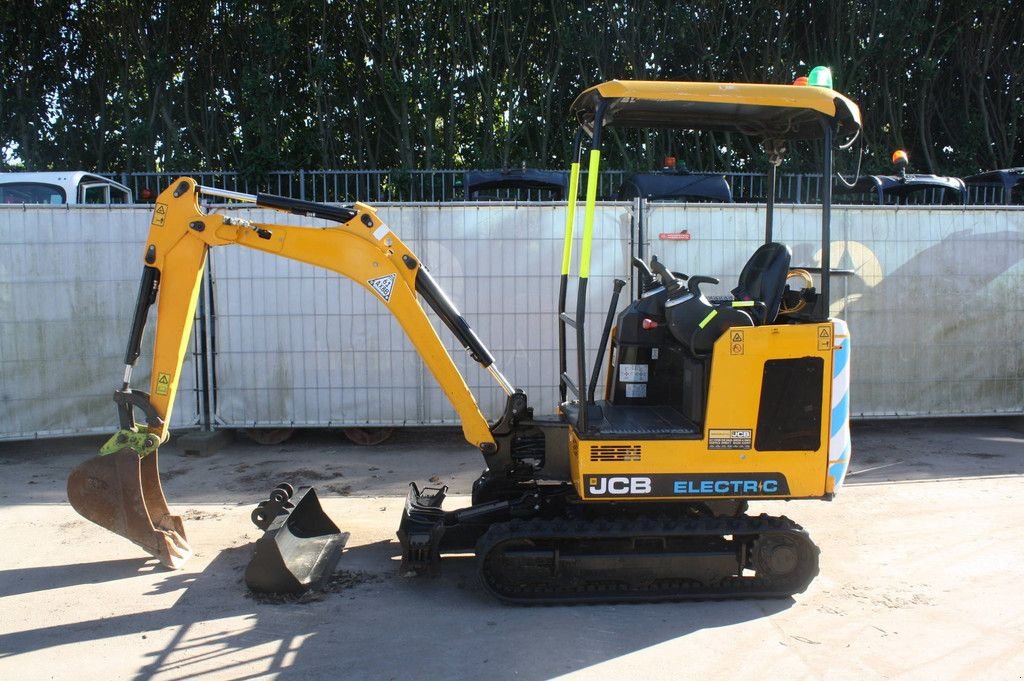 Minibagger del tipo JCB 19C-1 E, Gebrauchtmaschine en Antwerpen (Imagen 1)