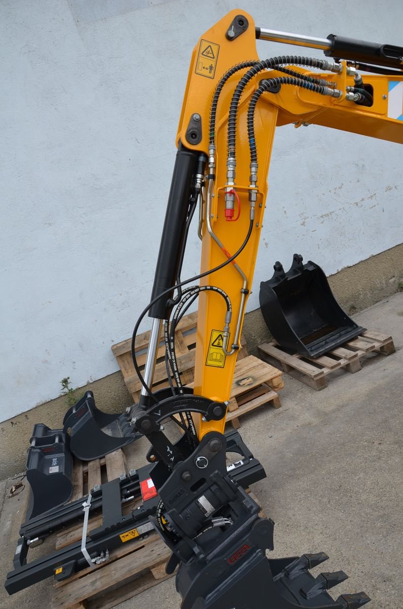 Minibagger des Typs JCB 19C-1 ELEKTRO, Vorführmaschine in Wien (Bild 4)