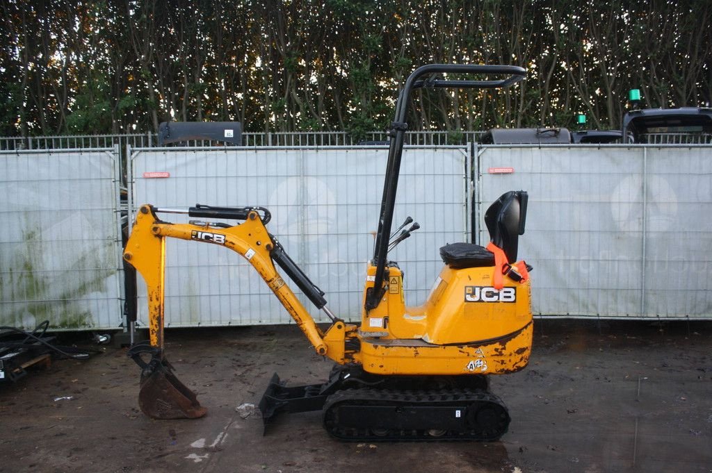 Minibagger des Typs JCB 8008 CT, Gebrauchtmaschine in Antwerpen (Bild 2)