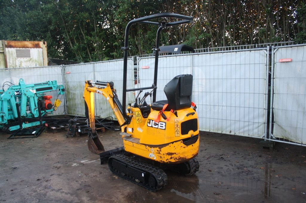 Minibagger des Typs JCB 8008 CT, Gebrauchtmaschine in Antwerpen (Bild 3)