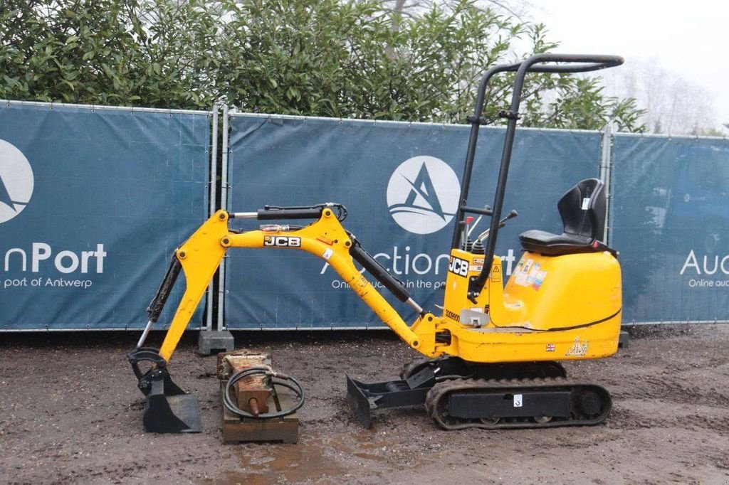 Minibagger del tipo JCB 8008 CT, Gebrauchtmaschine In Antwerpen (Immagine 1)