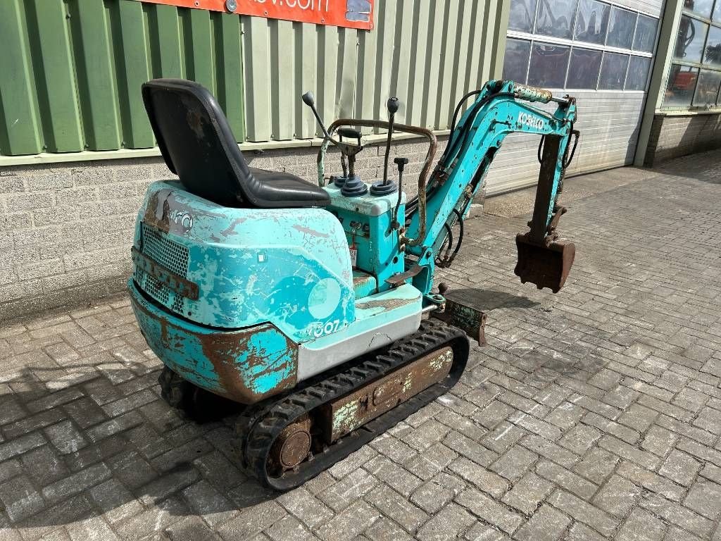 Minibagger del tipo Kobelco SK 007-2, Gebrauchtmaschine In Roosendaal (Immagine 4)