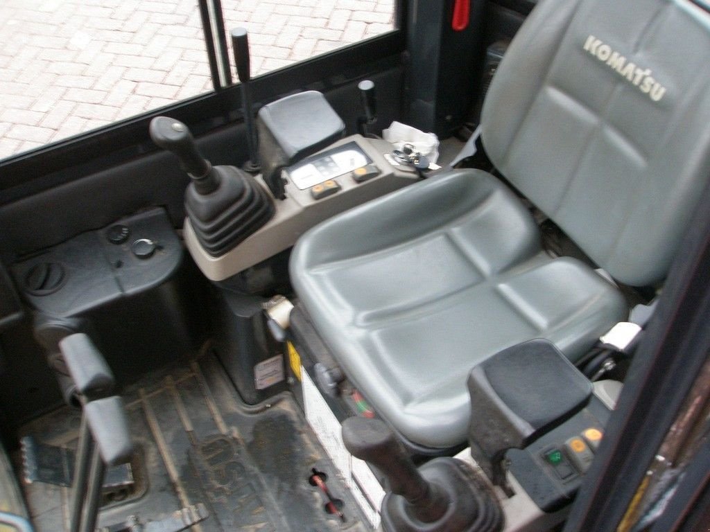 Minibagger des Typs Komatsu PC16R-3HS, Gebrauchtmaschine in Barneveld (Bild 6)