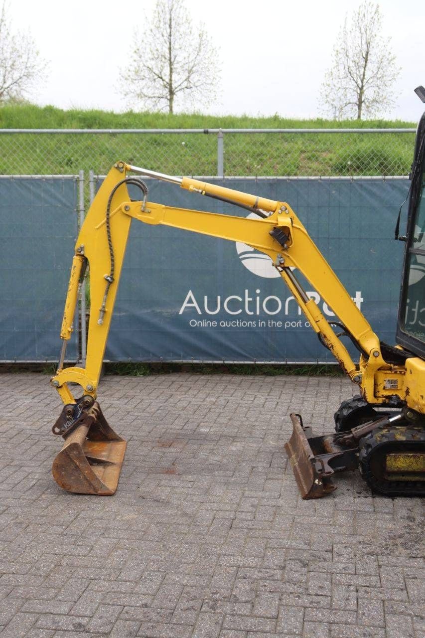 Minibagger типа Komatsu PC16R-HS, Gebrauchtmaschine в Antwerpen (Фотография 11)