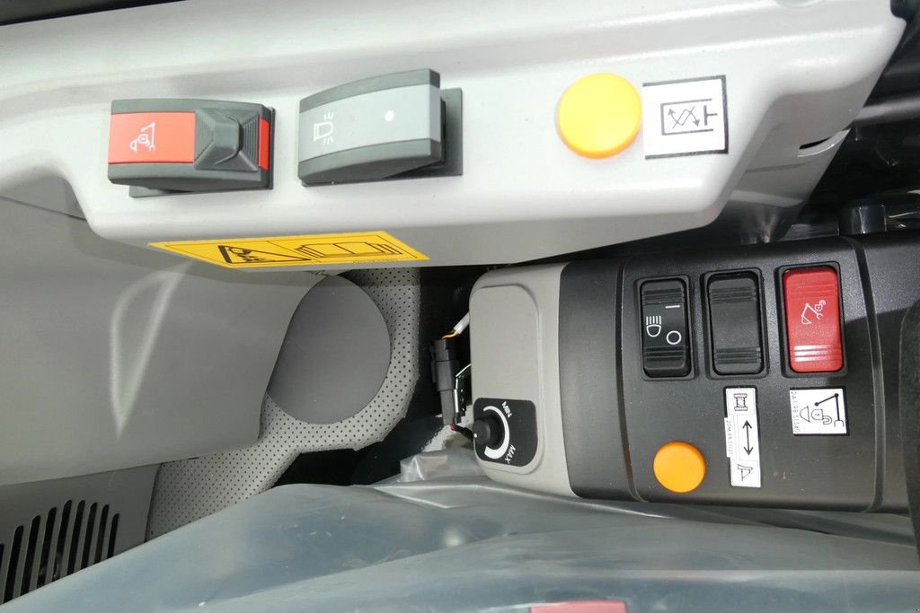 Minibagger van het type Komatsu PC20R, Gebrauchtmaschine in Losdorp (Foto 4)