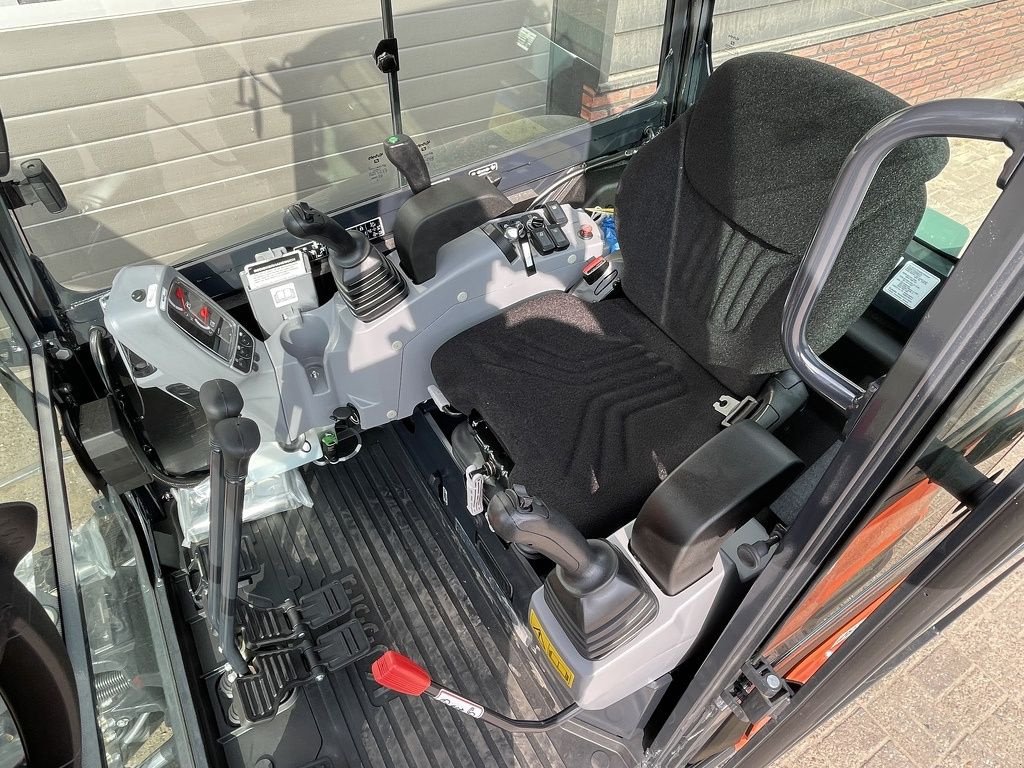 Minibagger des Typs Kubota KX027 KX27 HI-SPEC minigraver NIEUW &euro;599 LEASE, Neumaschine in Neer (Bild 8)