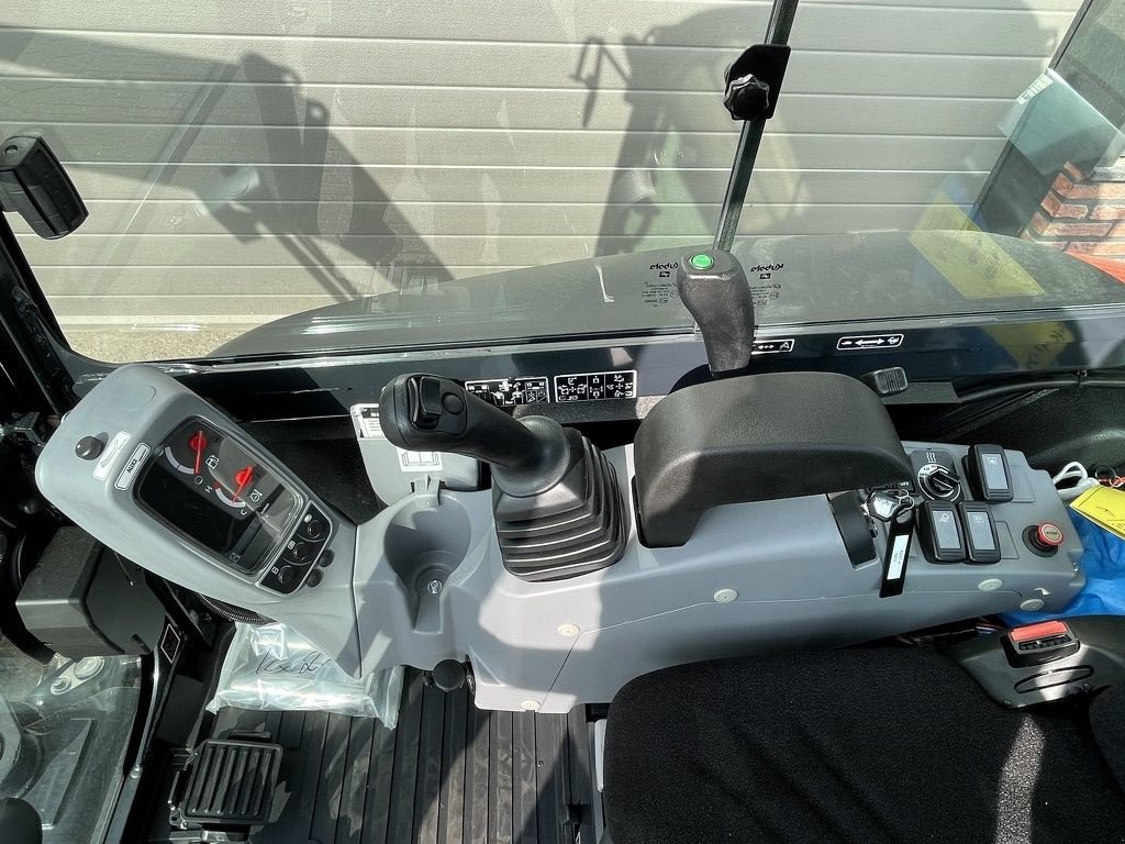 Minibagger des Typs Kubota KX027 KX27 HI-SPEC minigraver NIEUW &euro;599 LEASE, Neumaschine in Neer (Bild 9)