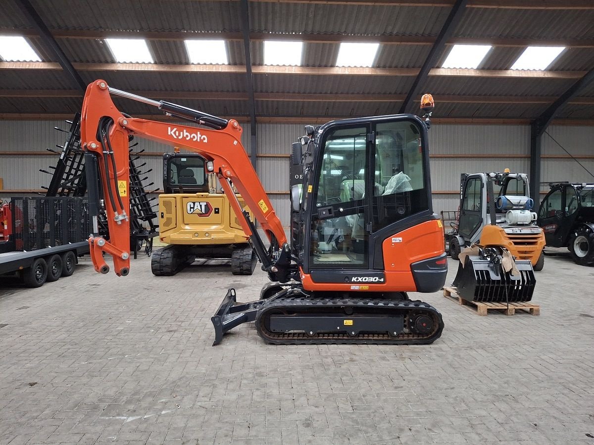 Minibagger del tipo Kubota KX030-4 HI, Neumaschine In Donkerbroek (Immagine 2)