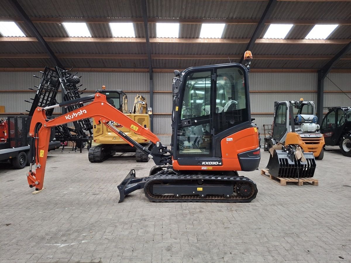Minibagger del tipo Kubota KX030-4 HI, Neumaschine In Donkerbroek (Immagine 1)