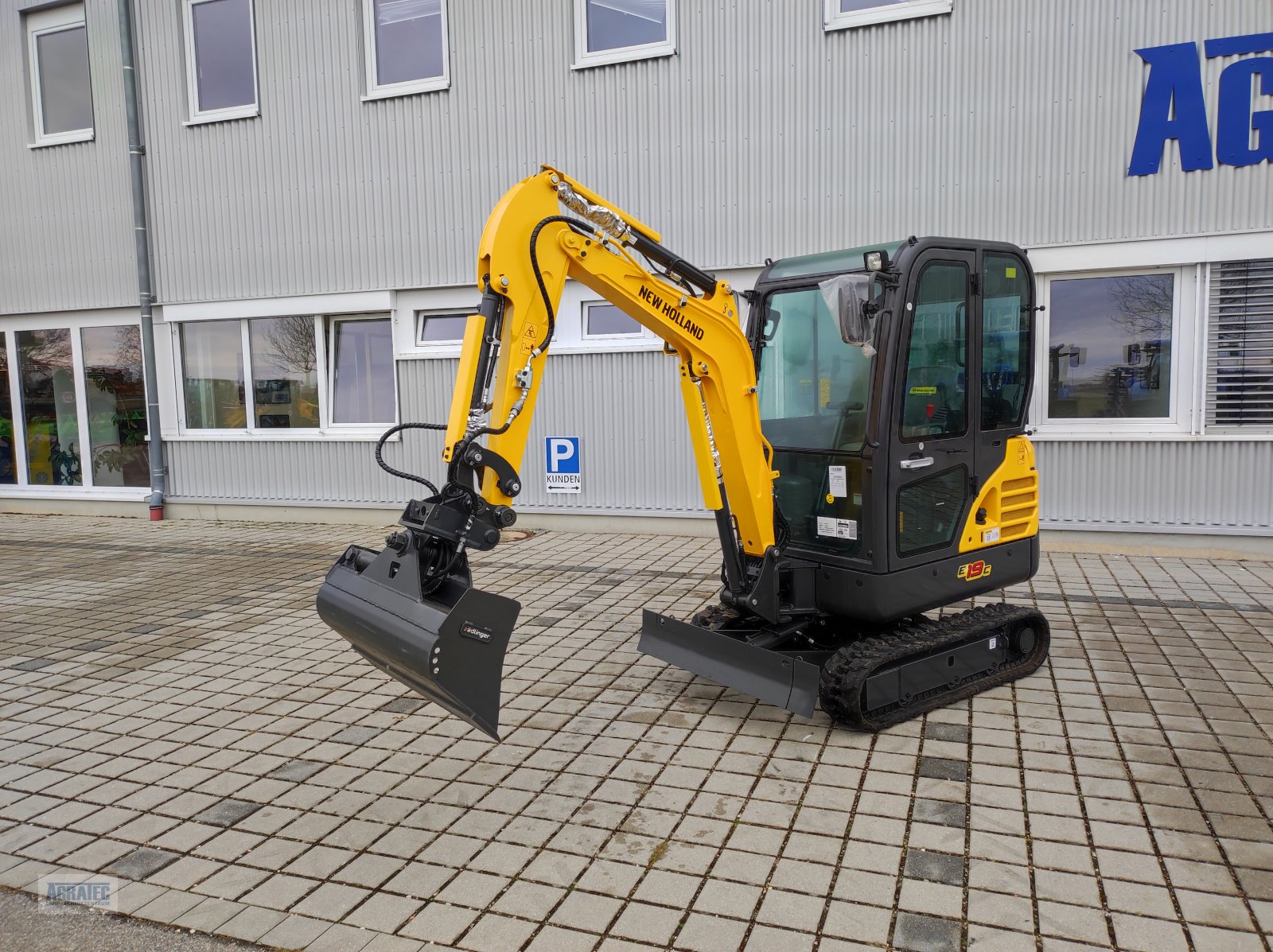 Minibagger Türe ait New Holland E 19 C, Neumaschine içinde Salching bei Straubing (resim 2)