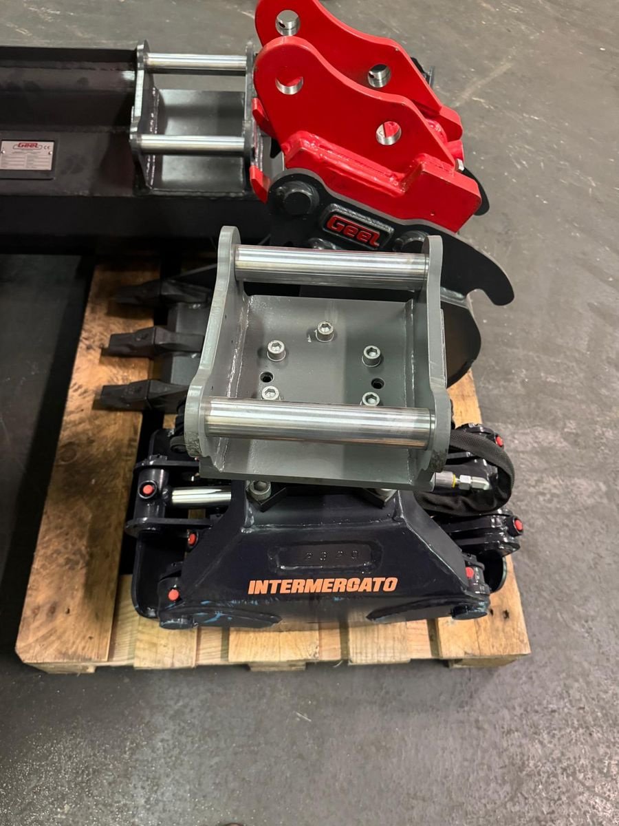 Minibagger Türe ait New Holland E 19C Minibagger, Neumaschine içinde Burgkirchen (resim 10)