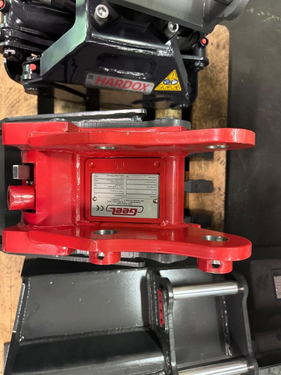 Minibagger Türe ait New Holland E 19C Minibagger, Neumaschine içinde Burgkirchen (resim 12)