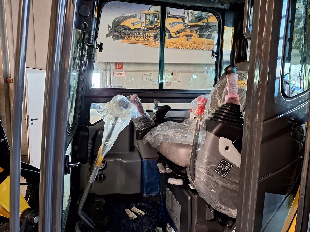 Minibagger Türe ait New Holland E 26 C, Neumaschine içinde Burgkirchen (resim 9)
