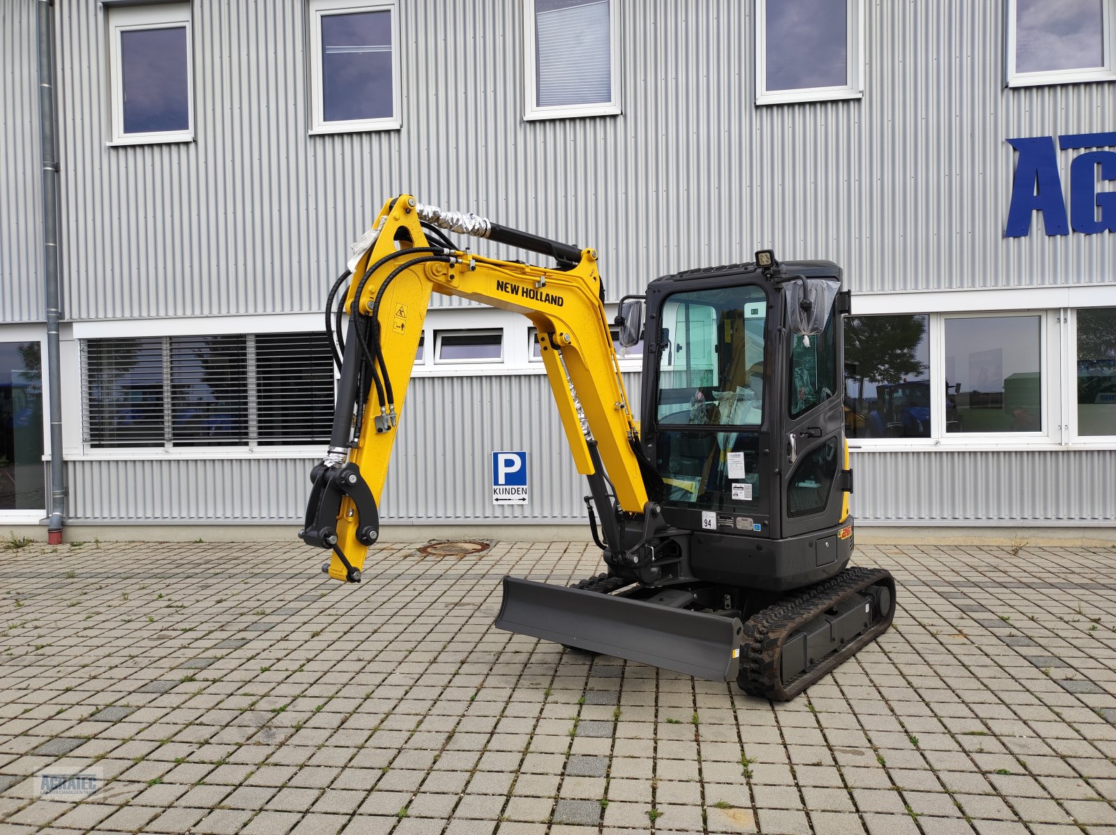 Minibagger a típus New Holland E 26 C, Neumaschine ekkor: Salching bei Straubing (Kép 2)