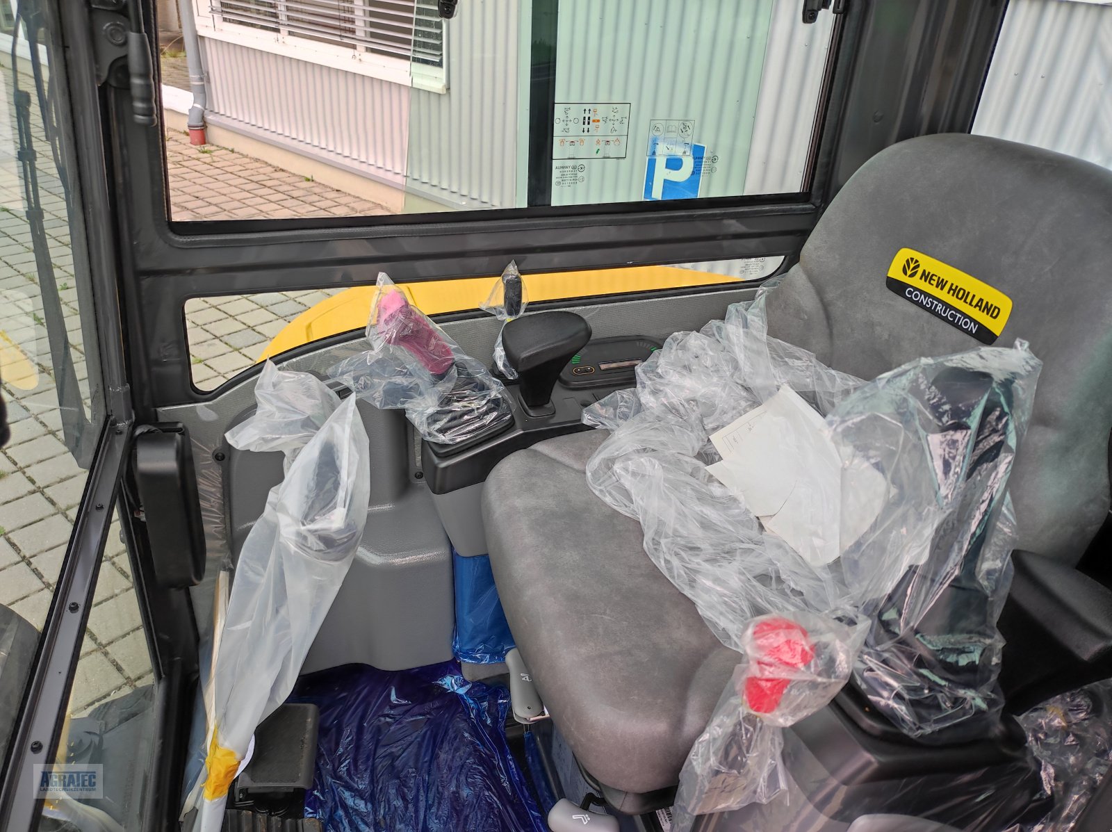 Minibagger a típus New Holland E 26 C, Neumaschine ekkor: Salching bei Straubing (Kép 11)