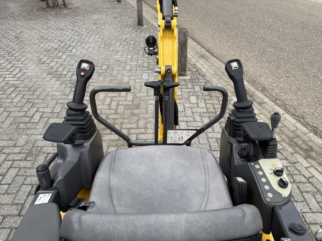 Minibagger типа New Holland E14D Minigraver Nieuw (Overjarig), Neumaschine в BOEKEL (Фотография 5)