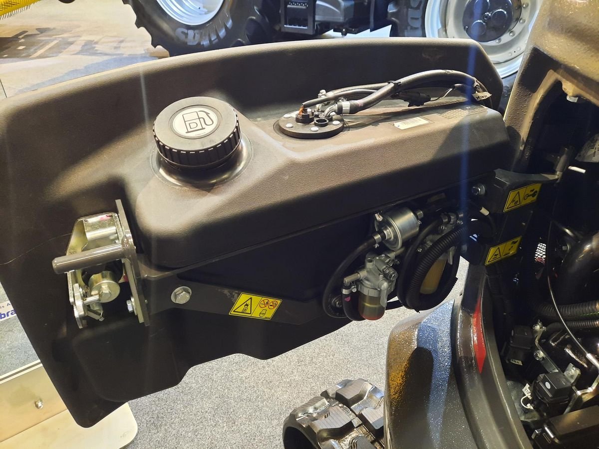 Minibagger a típus New Holland E20D, Neumaschine ekkor: Burgkirchen (Kép 17)