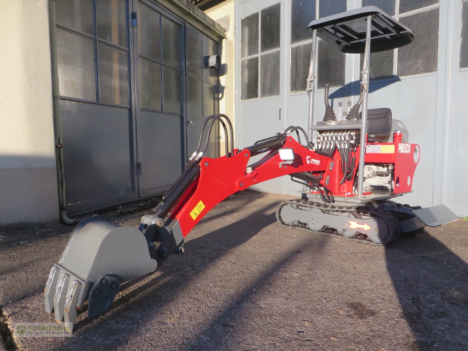 Minibagger des Typs Puma Multipower MBL-Eco Diesel + 400mm Schaufel + 700 mm Schaufel 1000 kg Grabkraft Microbagger, Neumaschine in Feuchtwangen (Bild 2)