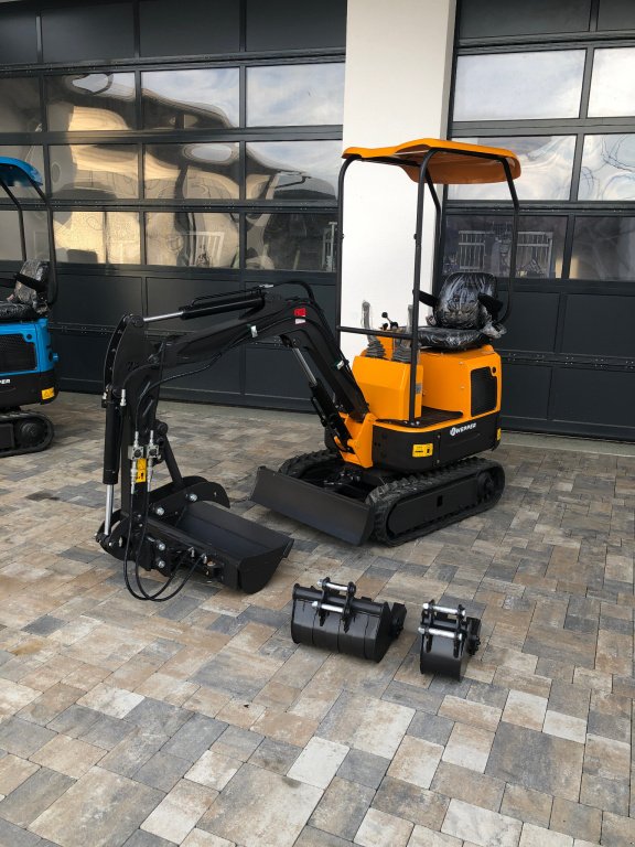 Minibagger des Typs Rhinoceros XN 12, Neumaschine in Rennertshofen (Bild 1)