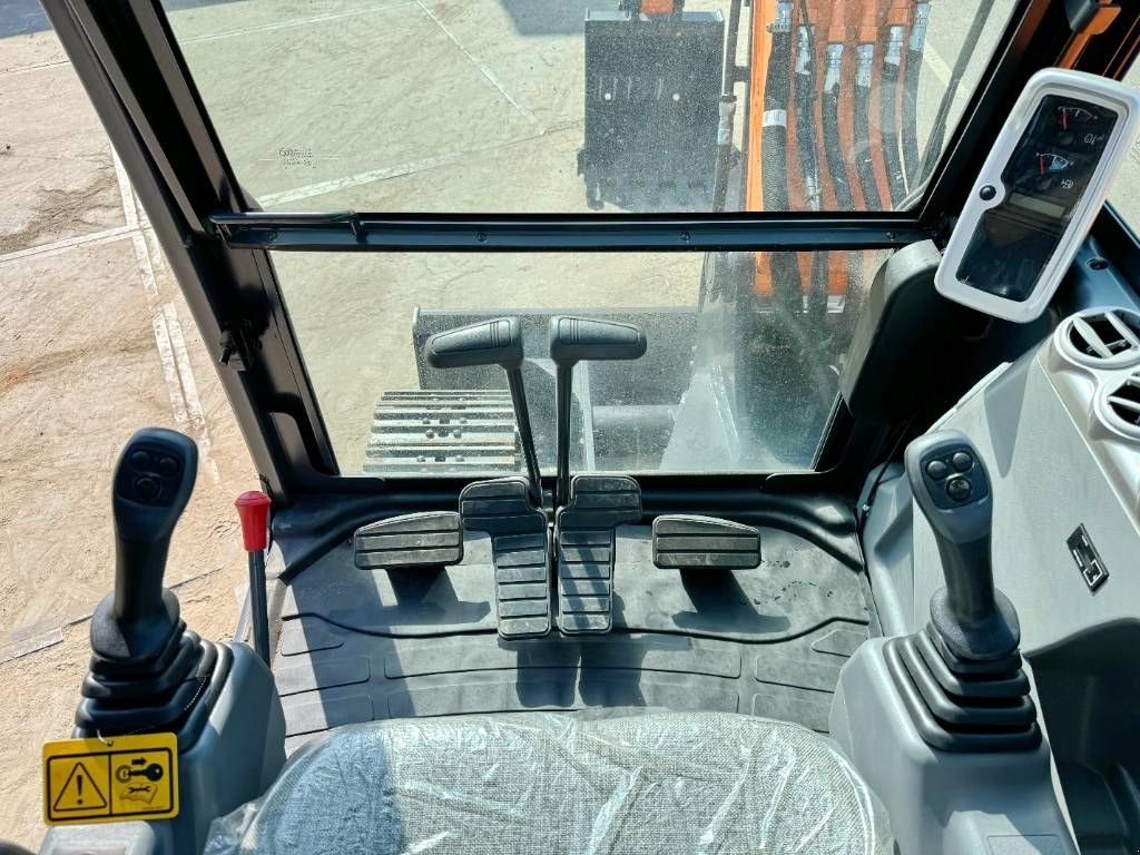 Minibagger of the type Sonstige Develon DX60E-10N - New / Unused / 2024 Model, Gebrauchtmaschine in Veldhoven (Picture 9)