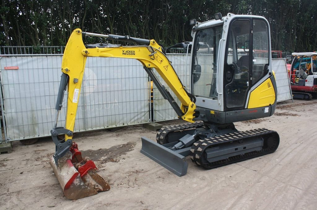 Minibagger du type Sonstige Neuson ET24, Gebrauchtmaschine en Antwerpen (Photo 2)