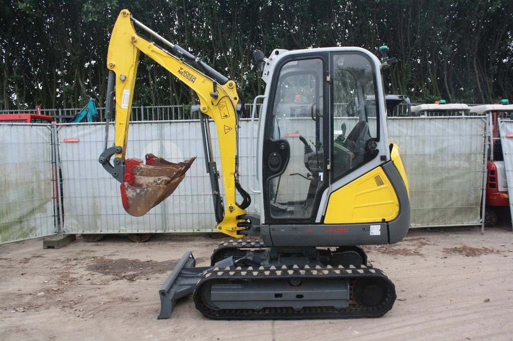 Minibagger du type Sonstige Neuson ET24, Gebrauchtmaschine en Antwerpen (Photo 3)