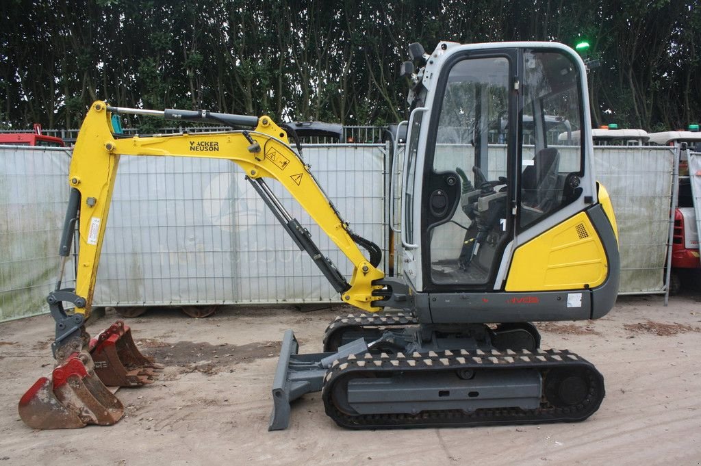 Minibagger du type Sonstige Neuson ET24, Gebrauchtmaschine en Antwerpen (Photo 1)