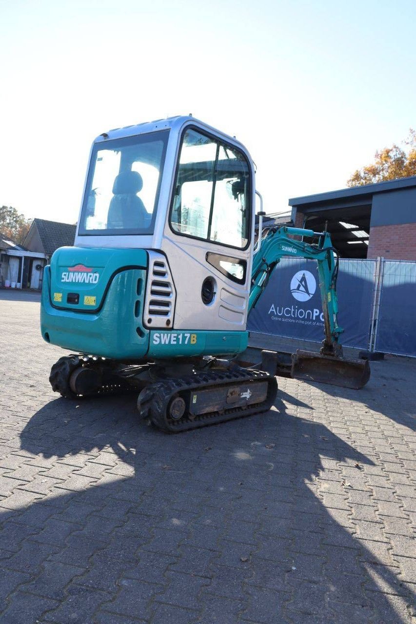 Minibagger от тип Sunward SWE17B, Gebrauchtmaschine в Antwerpen (Снимка 7)