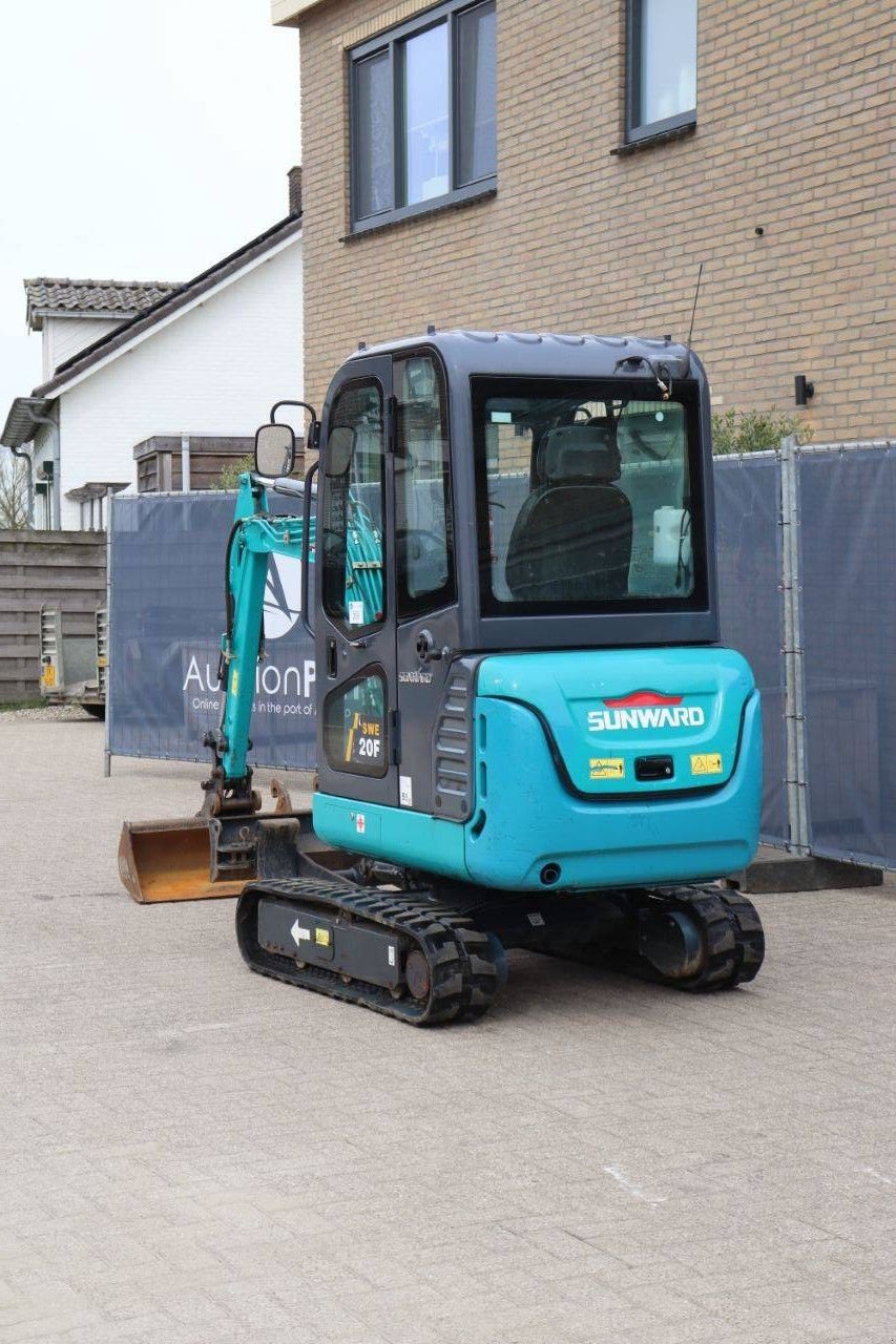 Minibagger des Typs Sunward SWE20F, Gebrauchtmaschine in Antwerpen (Bild 4)