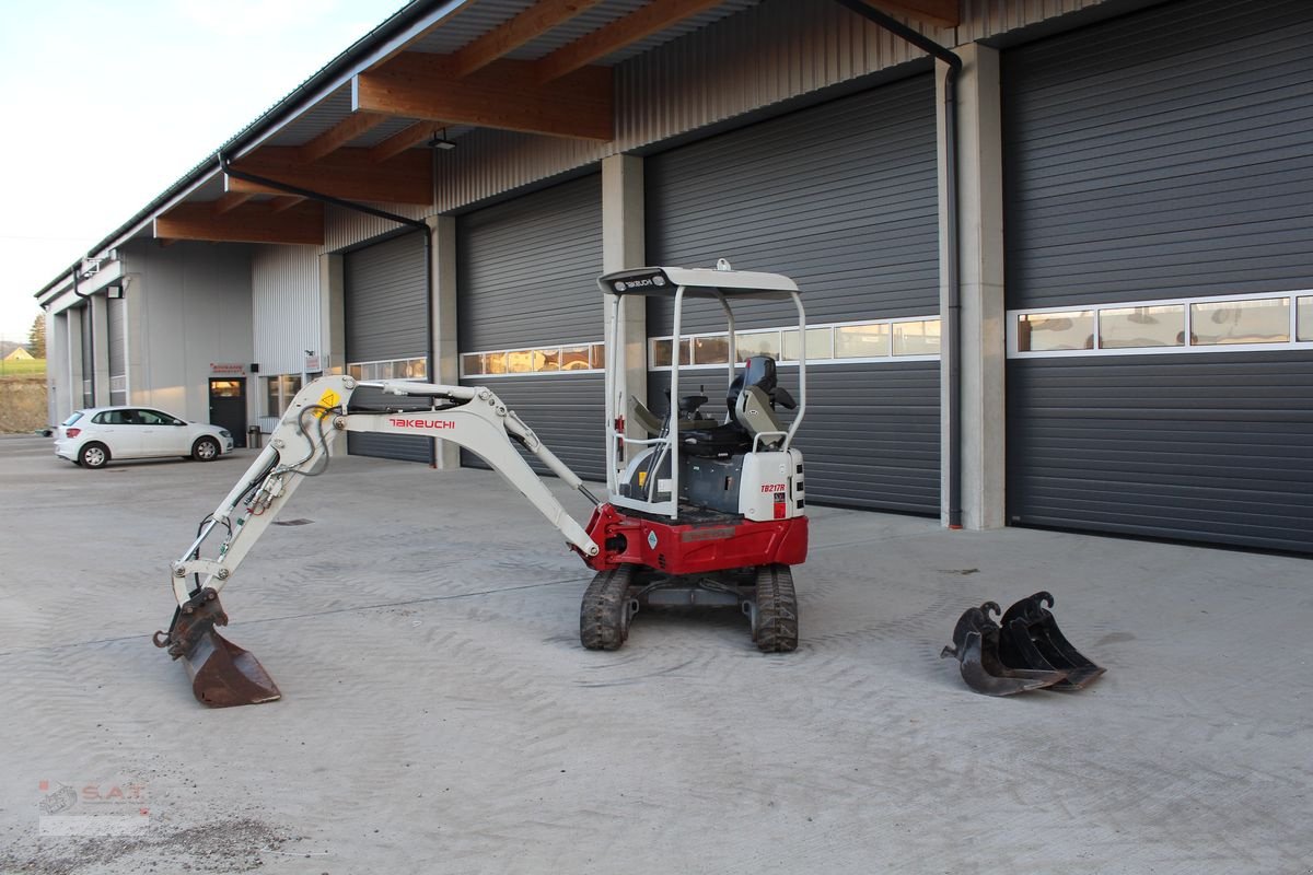 Minibagger des Typs Takeuchi Takeuchi TB 217 R Minibagger - Bagger, Gebrauchtmaschine in Eberschwang (Bild 2)