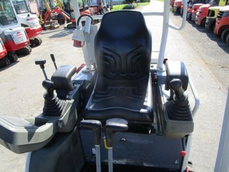 Minibagger van het type Takeuchi TB 216 - POWERTILT+Schnellwechsler (Elektro+Dies, Gebrauchtmaschine in Gnas (Foto 6)