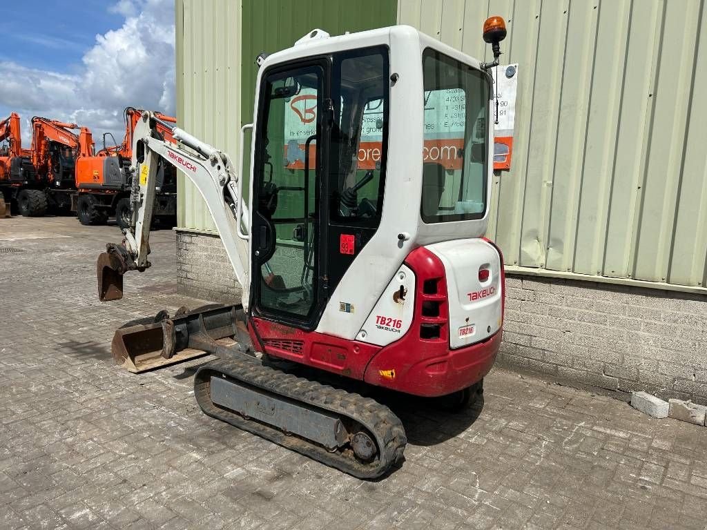 Minibagger des Typs Takeuchi tb 216, Gebrauchtmaschine in Roosendaal (Bild 4)