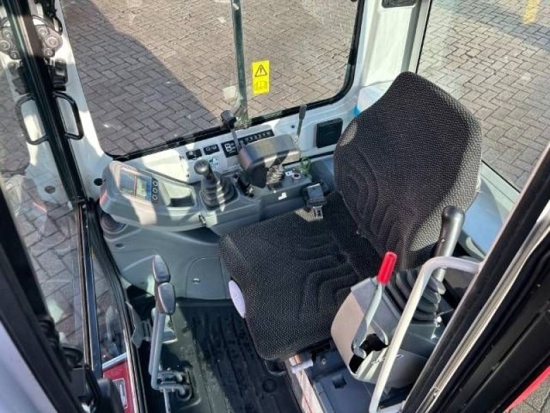 Minibagger des Typs Takeuchi tb 216, Gebrauchtmaschine in Roosendaal (Bild 9)