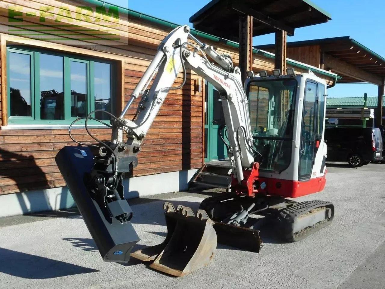 Minibagger des Typs Takeuchi tb 225 ( 2.400kg ) mit hydr. verstellfahrwerk, Gebrauchtmaschine in ST. NIKOLAI/DR. (Bild 2)