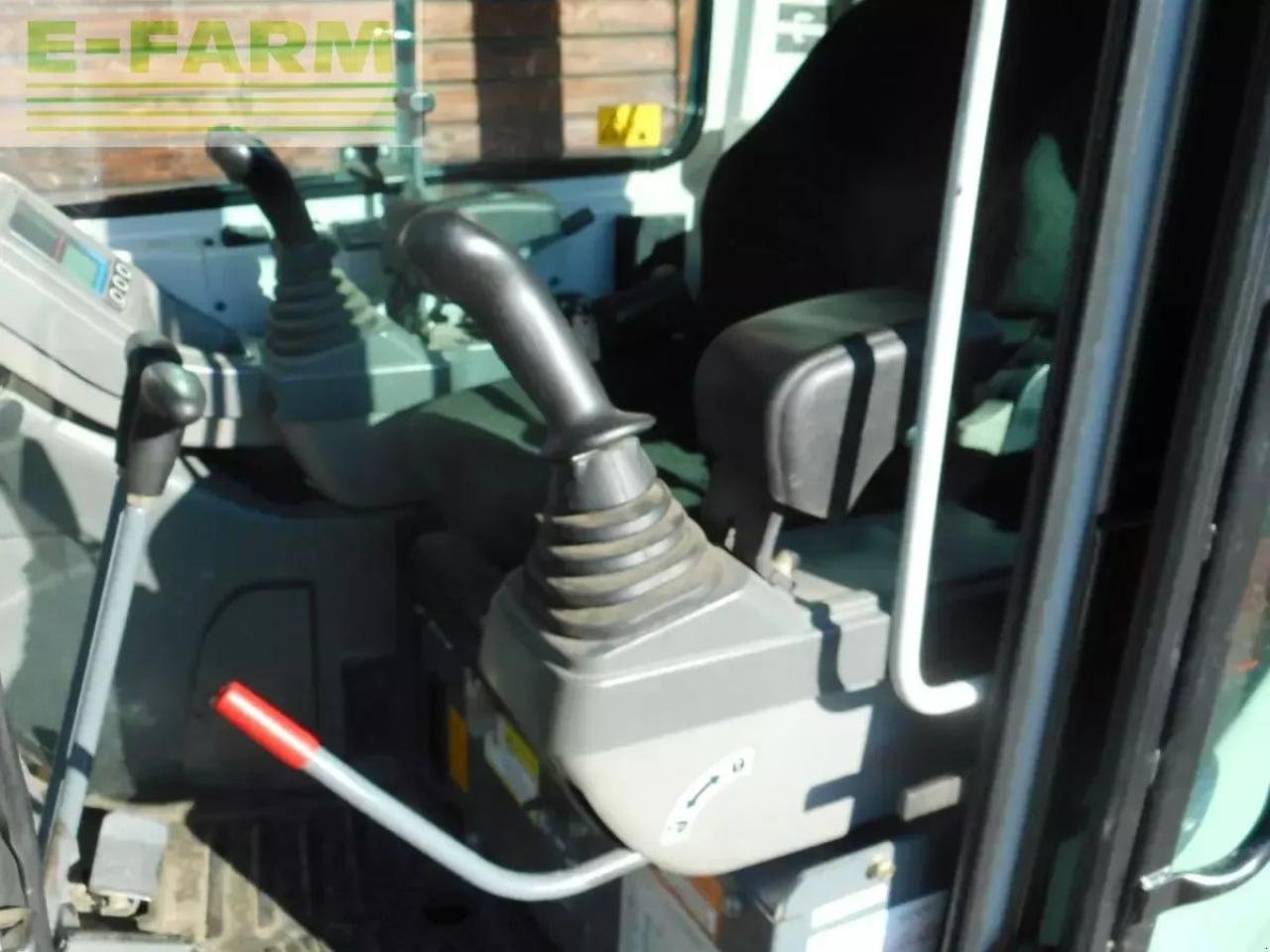 Minibagger des Typs Takeuchi tb 225 ( 2.400kg ) mit hydr. verstellfahrwerk, Gebrauchtmaschine in ST. NIKOLAI/DR. (Bild 8)