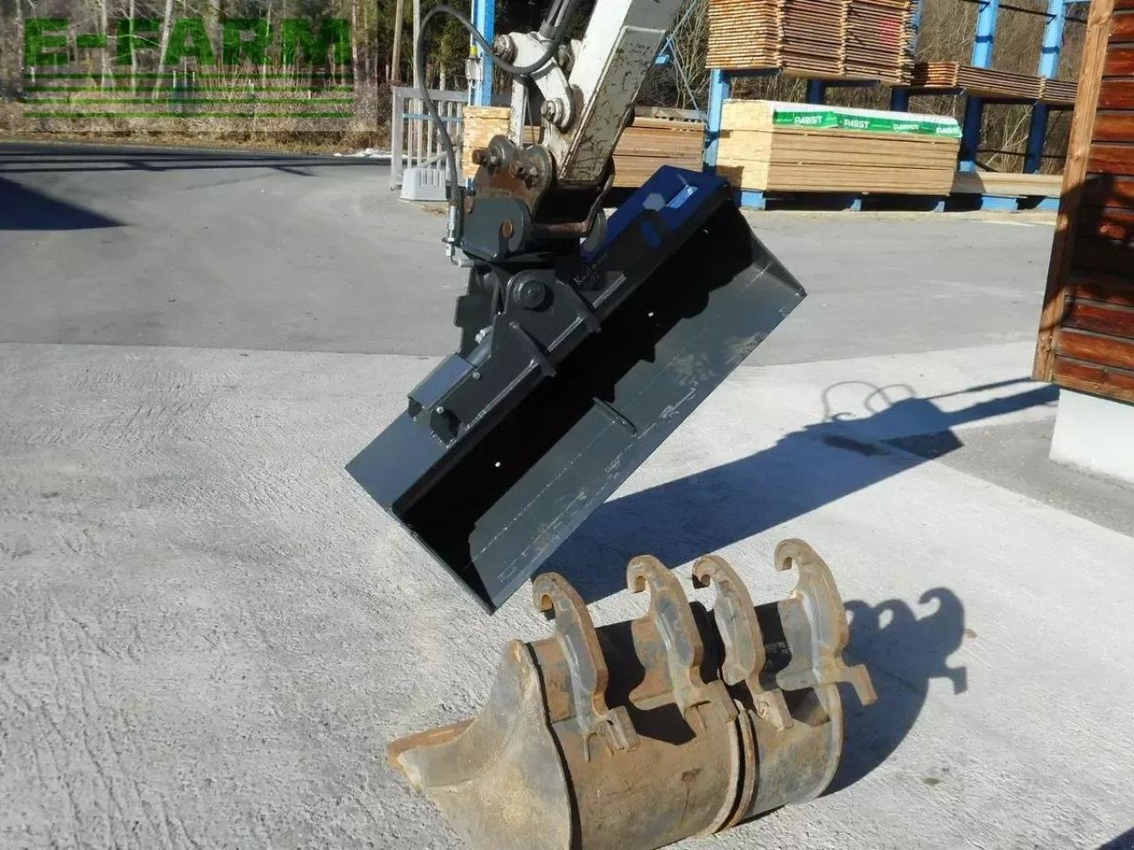 Minibagger des Typs Takeuchi tb 225 ( 2.400kg ) mit hydr. verstellfahrwerk, Gebrauchtmaschine in ST. NIKOLAI/DR. (Bild 11)