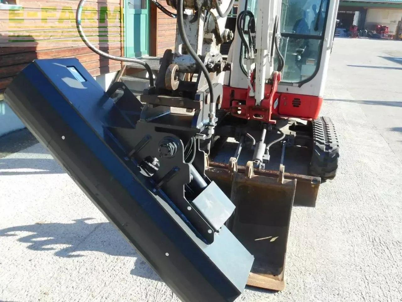 Minibagger des Typs Takeuchi tb 225 ( 2.400kg ) mit hydr. verstellfahrwerk, Gebrauchtmaschine in ST. NIKOLAI/DR. (Bild 12)